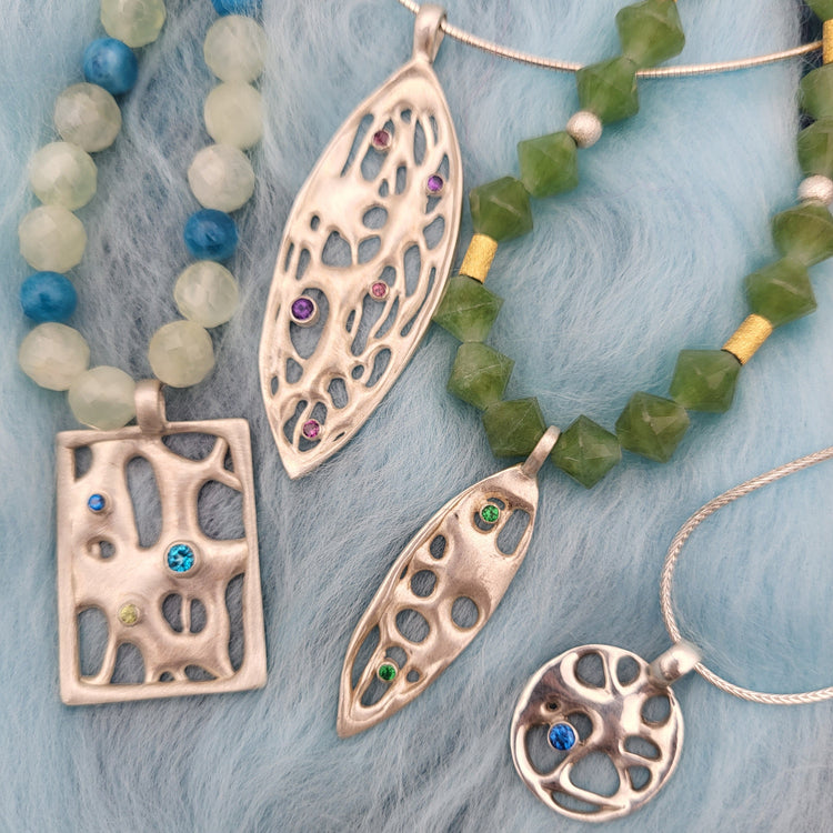 „Intuition“ – Silberschmuck im Fluss des Augenblicks