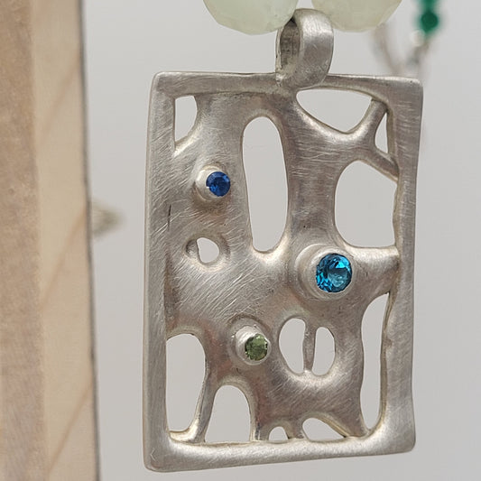 Secret River – Anhänger aus Sterling Silber mit Blauem Topas & Peridot