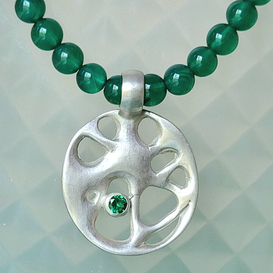 Connection - Anhänger in Silber mit Smaragd und Achatkette