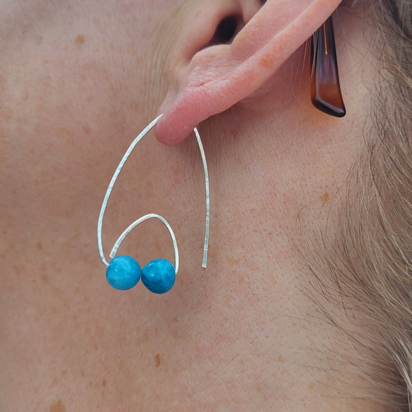 Out of the Ocean – Ohrhänger aus Sterling Silber mit Amazonitperlen