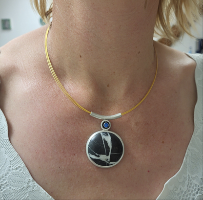 Magic-One- Flussstein mit Saphir