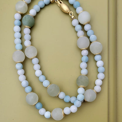 Unikat-Halskette mit hellgrüner Jade, Amazonit und Silber vergoldet